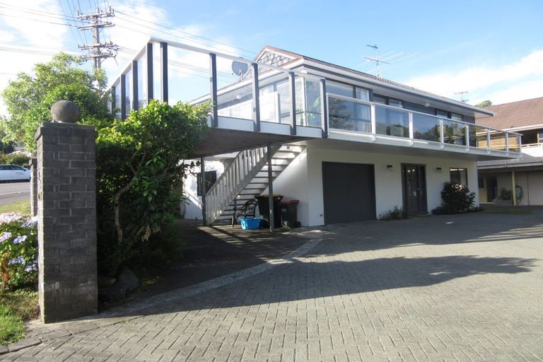 Photo of property in 2a Maungaraki Road, Korokoro, Lower Hutt, 5012