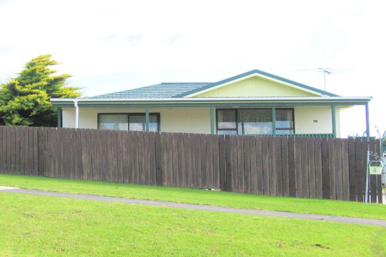 Photo of property in 8 Oreti Place, Clover Park, Auckland, 2019