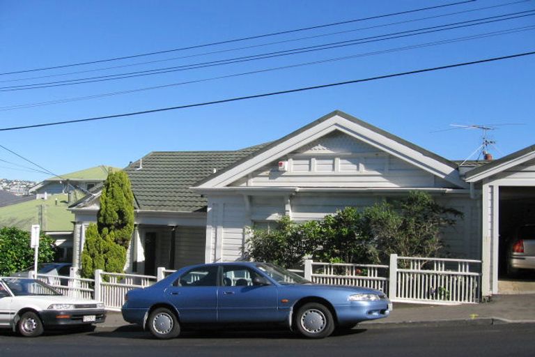 Photo of property in 63 Hawker Street, Mount Victoria, Wellington, 6011