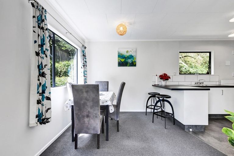 Photo of property in 31 Beaumont Crescent, Frankleigh Park, New Plymouth, 4310