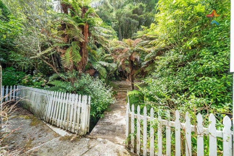 Photo of property in 76 Raukawa Street, Stokes Valley, Lower Hutt, 5019