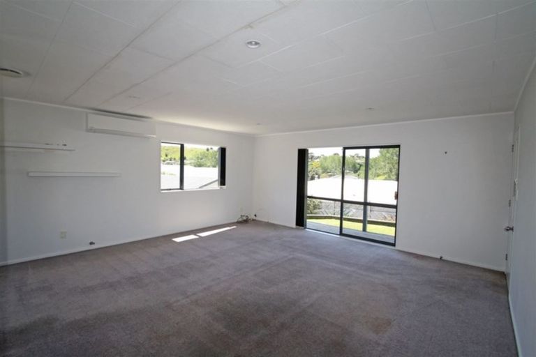 Photo of property in 4 Fantome Place, Whalers Gate, New Plymouth, 4310