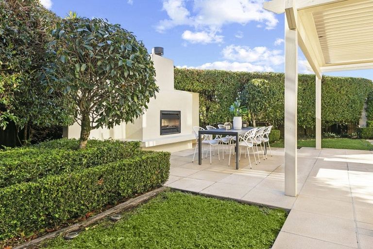 Photo of property in 12 Fairfield Lane, East Tamaki Heights, Auckland, 2016