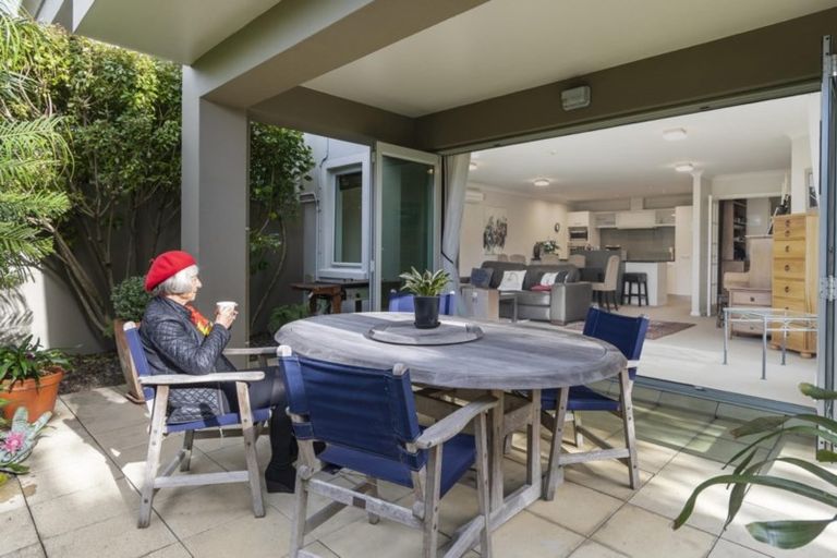 Photo of property in 7/235 Devonport Road, Tauranga, 3110