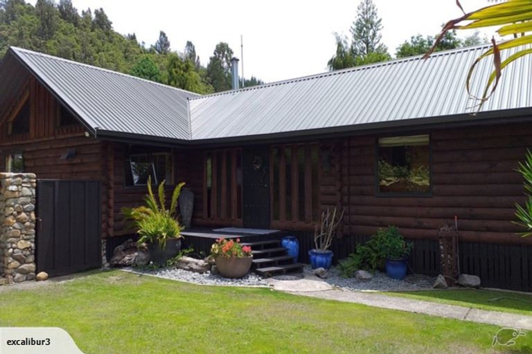 Photo of property in 16 Tombleson Road, Lake Rotoma, Rotorua, 3074