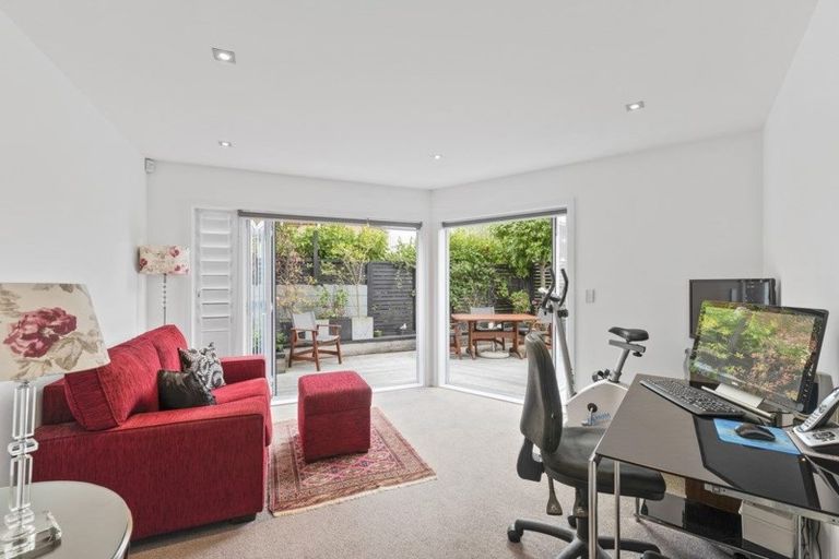 Photo of property in 37a Peter Terrace, Castor Bay, Auckland, 0620