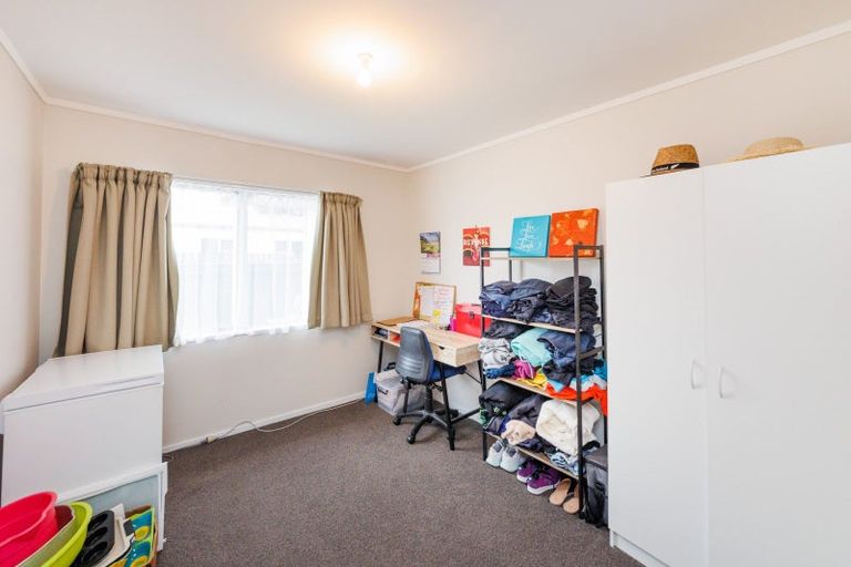 Photo of property in 28a Chatsworth Place, Highbury, Palmerston North, 4412