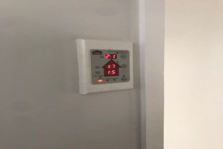 Photo of property in 11m Clearwater Cove, West Harbour, Auckland, 0618