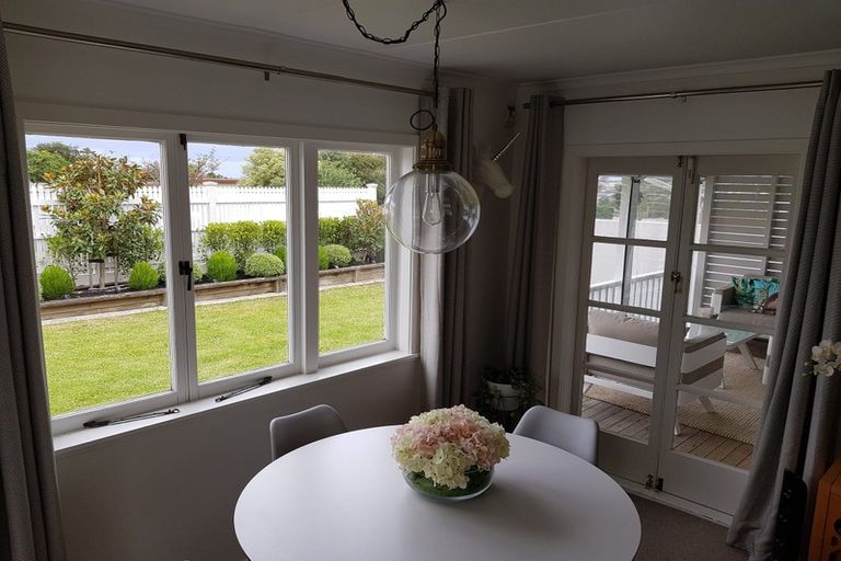 Photo of property in 12 Dallinghoe Crescent, Milford, Auckland, 0620