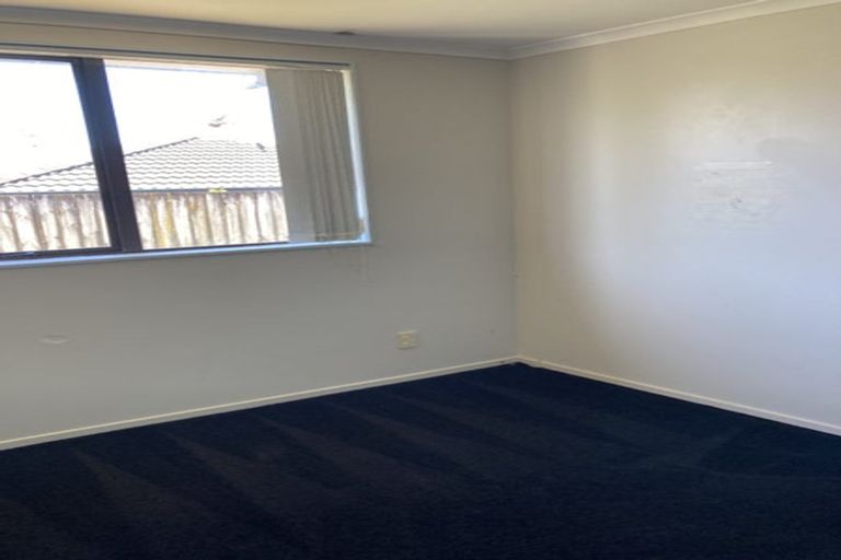 Photo of property in 10 Waldos Way, Mangere, Auckland, 2022