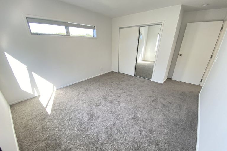 Photo of property in 119b Lynn Road, Bayview, Auckland, 0629