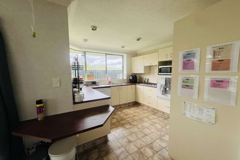 Photo of property in 30 Caroline Crescent, Highbury, Palmerston North, 4412