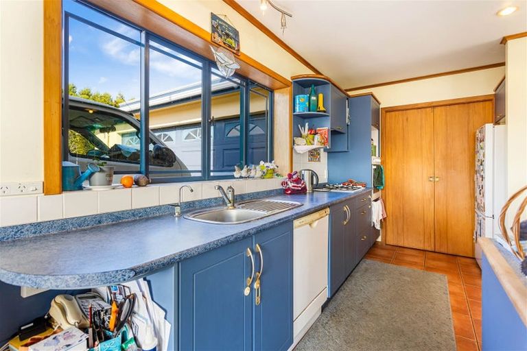 Photo of property in 192 Muriwai Valley Road, Muriwai, Waimauku, 0881