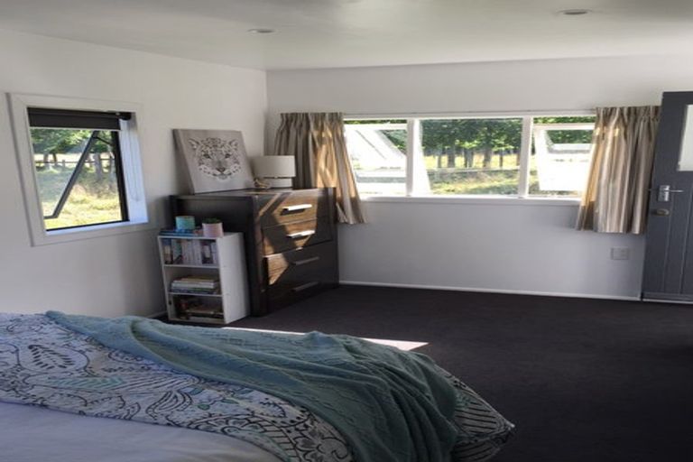 Photo of property in 60 Lathrope Road, Kumeu, 0892