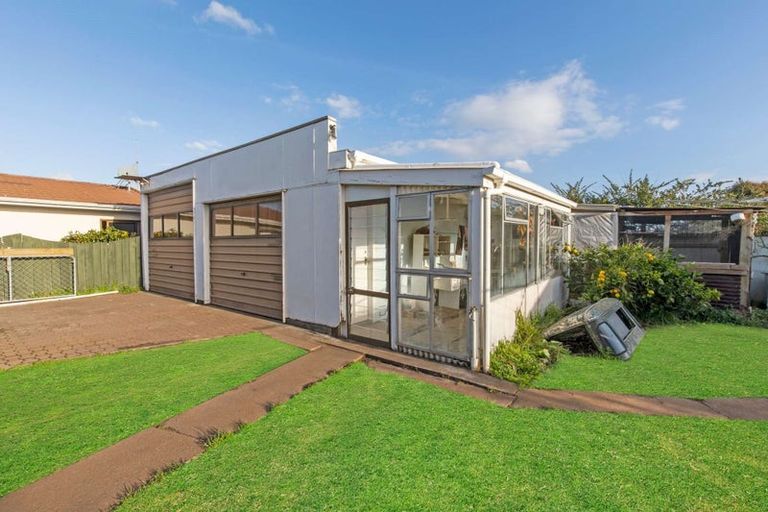 Photo of property in 12 Warwick Place, Springvale, Whanganui, 4501