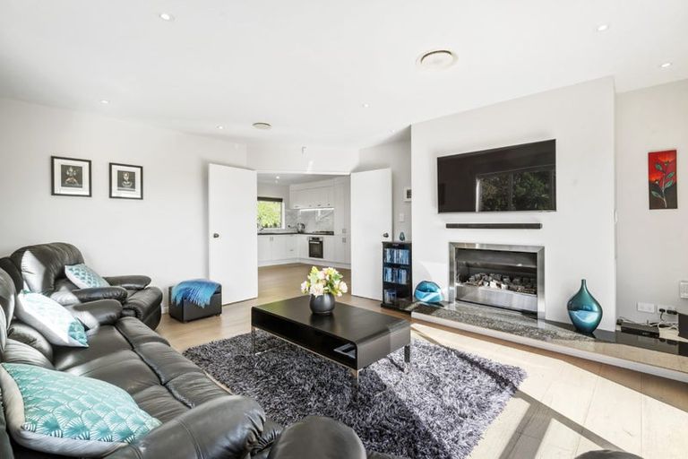 Photo of property in 7 Bushglen Court, Browns Bay, Auckland, 0630