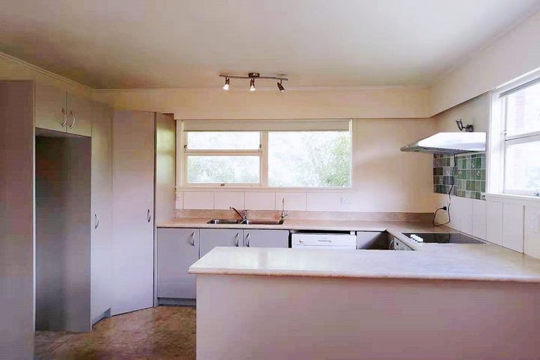 Photo of property in 90 Hillcrest Avenue, Hillcrest, Auckland, 0627