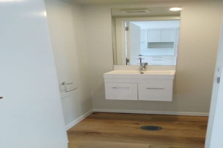 Photo of property in 10/15 Sunhill Road, Sunnyvale, Auckland, 0612