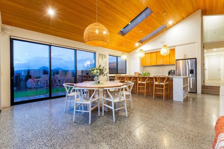 Photo of property in 58 Muri Road, Pukerua Bay, 5026