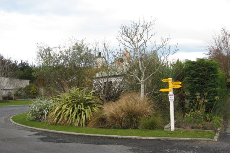 Photo of property in 2 Hamilton Court, Milton, 9220