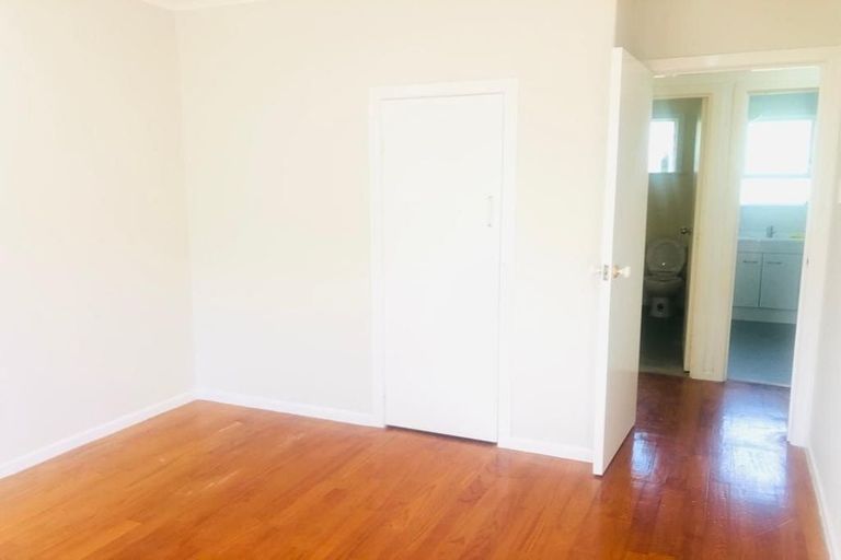 Photo of property in 80 Stottholm Road, Titirangi, Auckland, 0604