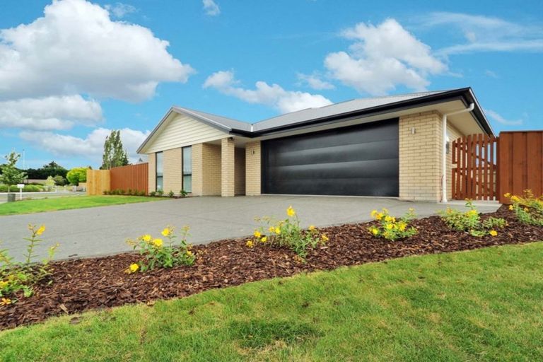 Photo of property in 2 Keeper Close, Woodend, 7610