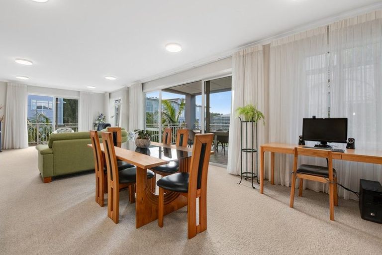 Photo of property in 94 Panorama Heights, Orewa, 0931