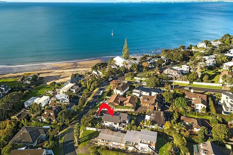 Photo of property in 1/7 Whitby Crescent, Mairangi Bay, Auckland, 0630