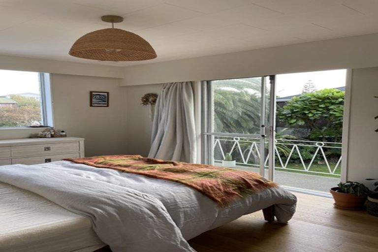 Photo of property in 9 Kaitawa Street, Waikanae Beach, Waikanae, 5036