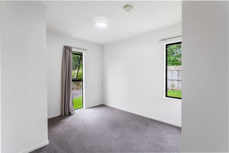 Photo of property in 44 Hale Crescent, Bayview, Auckland, 0629