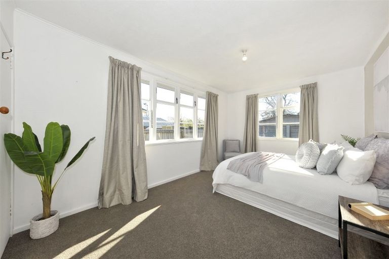 Photo of property in 35 Suva Street, Upper Riccarton, Christchurch, 8041