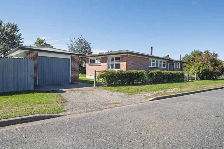 Photo of property in 1 Lowry Street, Waiau, 7332