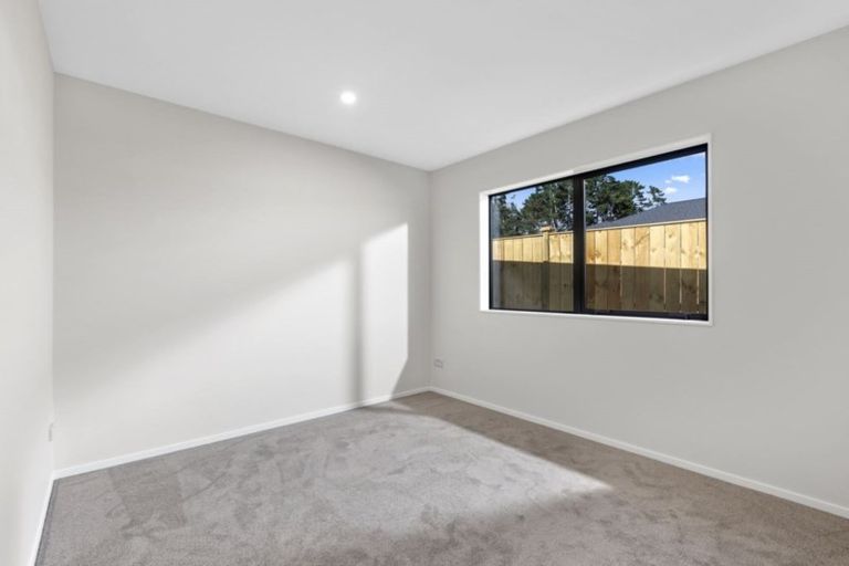 Photo of property in 12 Konoba Avenue, Kumeu, 0810