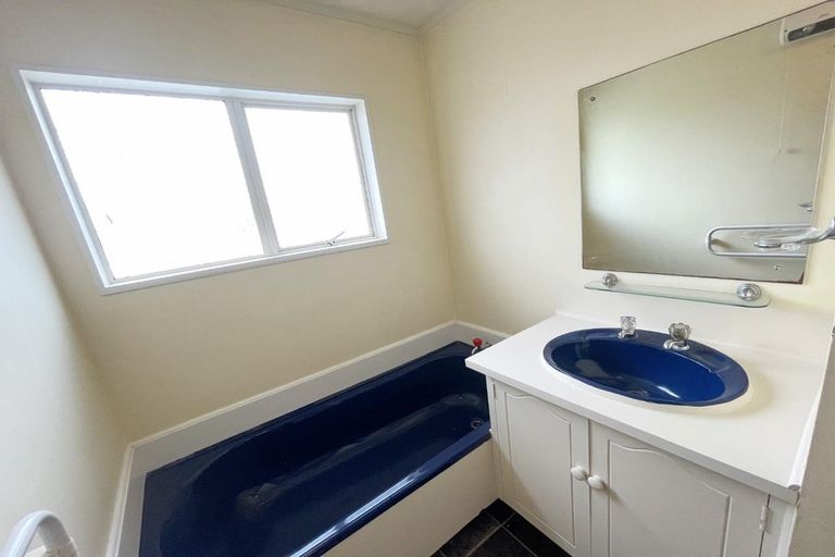Photo of property in 51 Oreil Avenue, West Harbour, Auckland, 0618