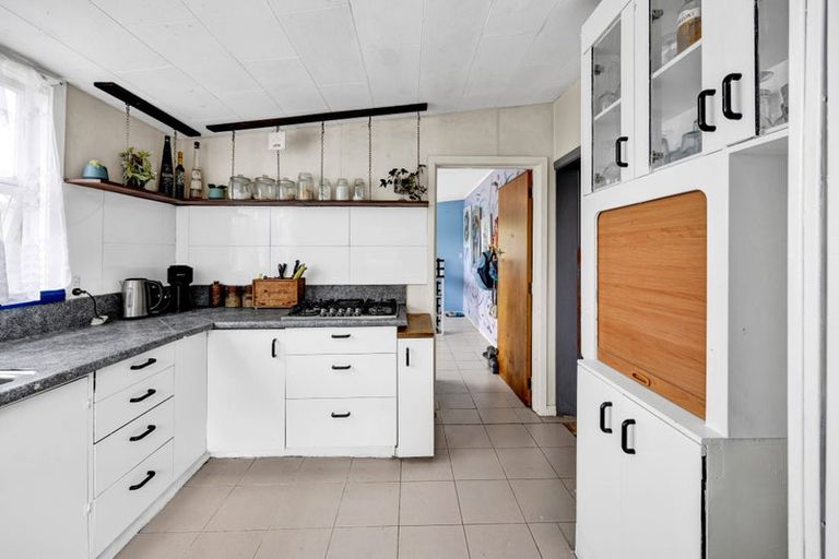 Photo of property in 77 Ngatai Street, Manaia, 4612