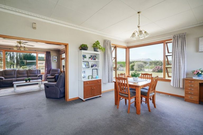 Photo of property in 1048 Lochiel-branxholme Road, Branxholme, Invercargill, 9874