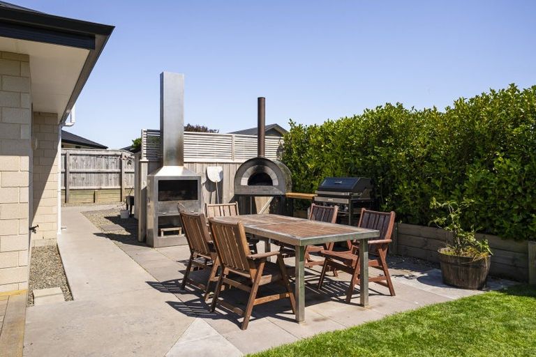 Photo of property in 2 Huntaway Close, Stoke, Nelson, 7011