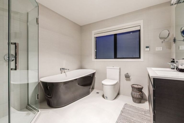 Photo of property in 4 Copper Lane, Long Bay, Auckland, 0630