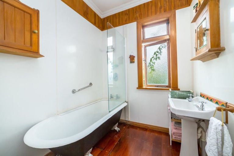 Photo of property in 45 Cambridge Terrace, Masterton, 5810