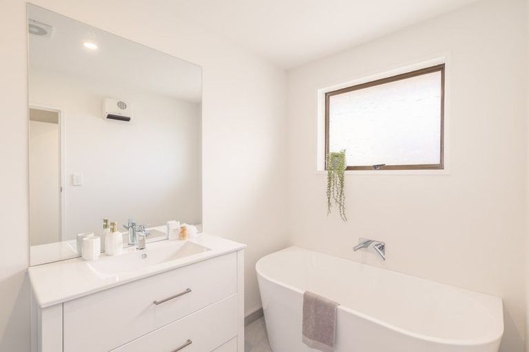 Photo of property in 130 Bower Avenue, New Brighton, Christchurch, 8083