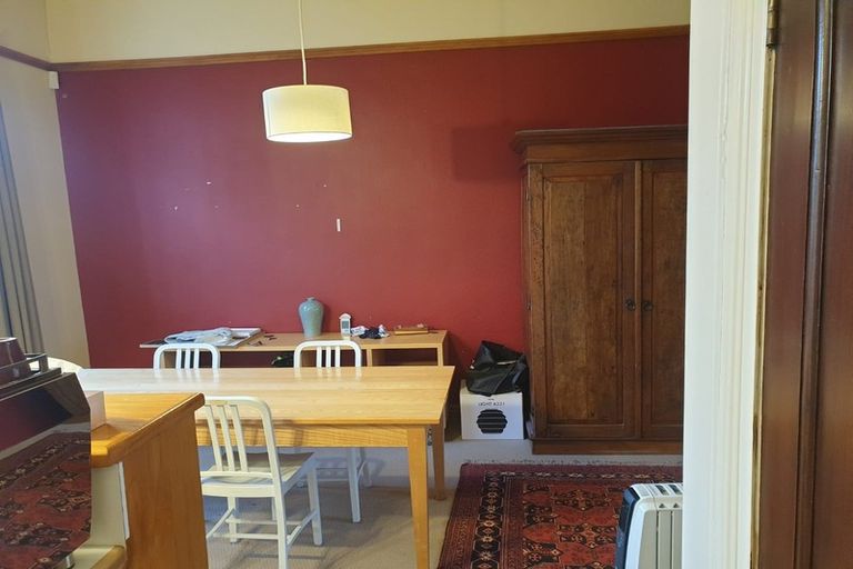 Photo of property in 90 Roxburgh Street, Mount Victoria, Wellington, 6011