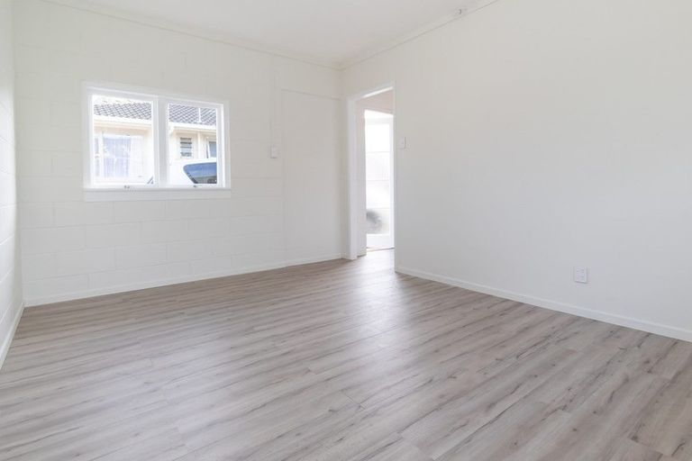 Photo of property in 34 Hellyers Street, Birkdale, Auckland, 0626