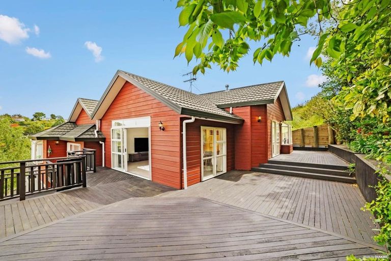 Photo of property in 16a Honeysuckle Lane, Mairangi Bay, Auckland, 0630