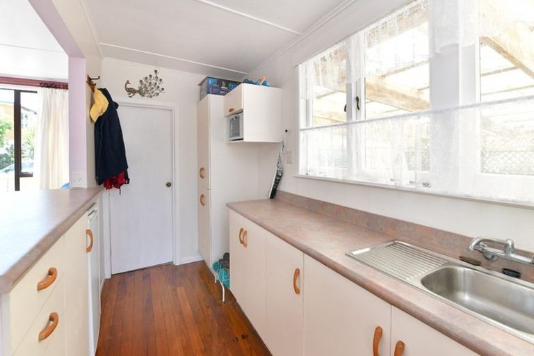 Photo of property in 27 James Mcleod Road, Shelly Beach, South Head, 0874