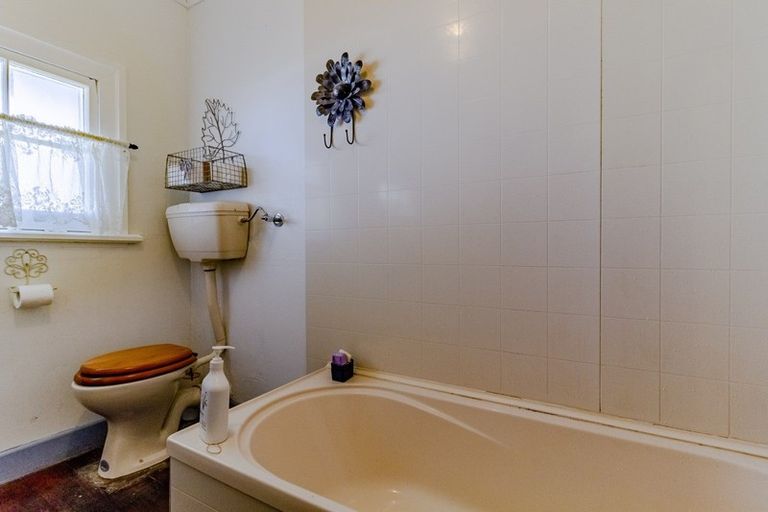 Photo of property in 6 Seaview Terrace, Bluff Hill, Napier, 4110