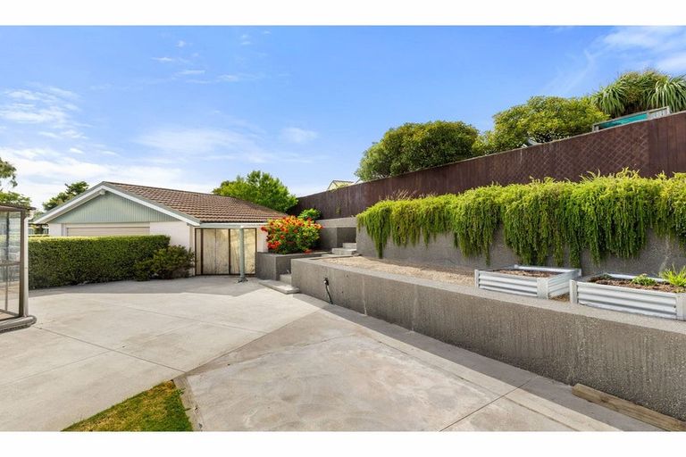 Photo of property in 9 Doyle Place, Avondale, Christchurch, 8061