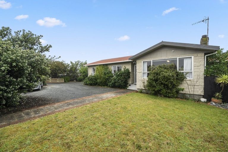 Photo of property in 2 Hadfield Place, Paraparaumu Beach, Paraparaumu, 5032