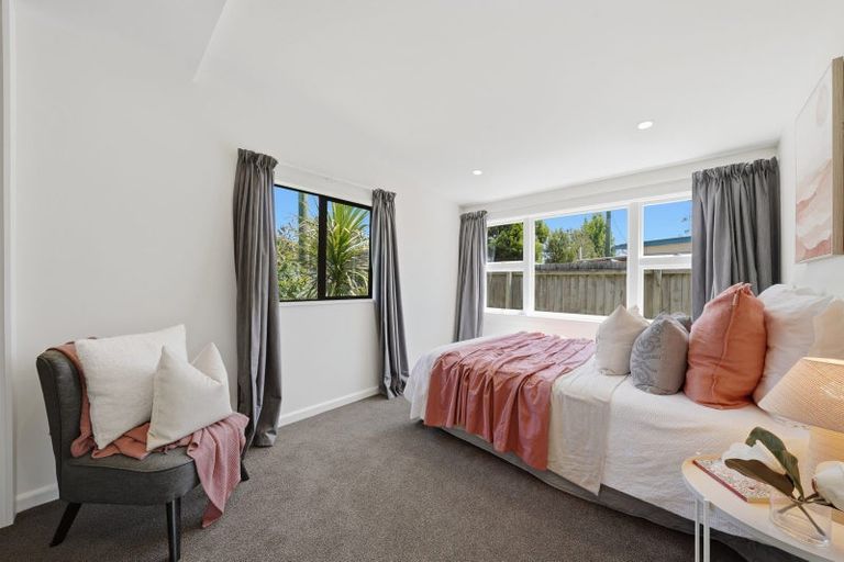 Photo of property in 4 Achilles Parade, The Pines Beach, 7630