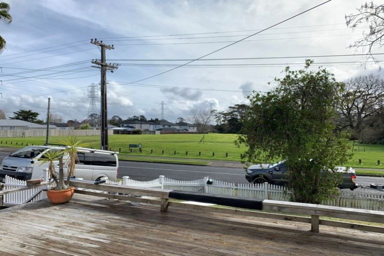 Photo of property in 26 Tiraumea Drive, Pakuranga, Auckland, 2010