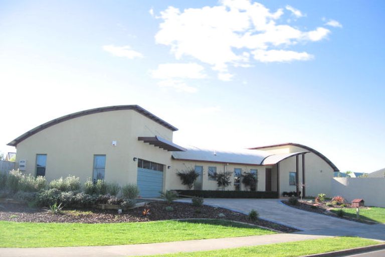 Photo of property in 7 Chesterfield Place, Rototuna, Hamilton, 3210